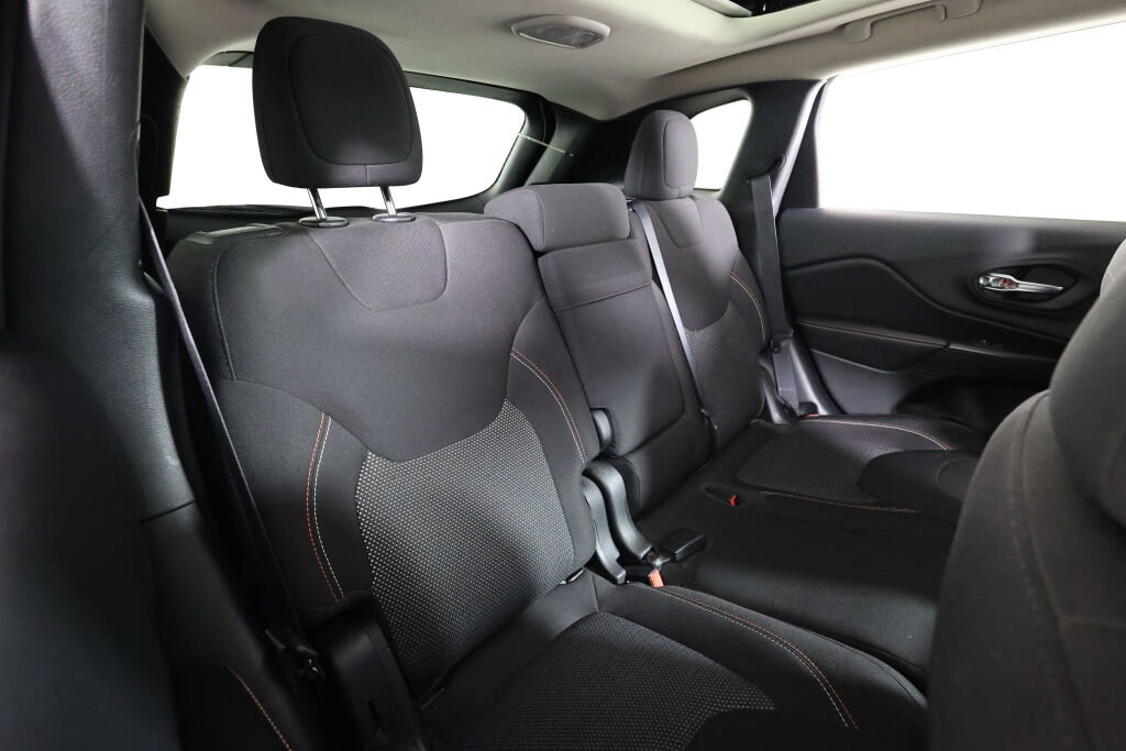 Used 2016 Jeep Cherokee 75th Anniversary image 20