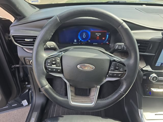 Certified 2023 Ford Explorer Platinum w/ Technology Package AWD/4WD image 18