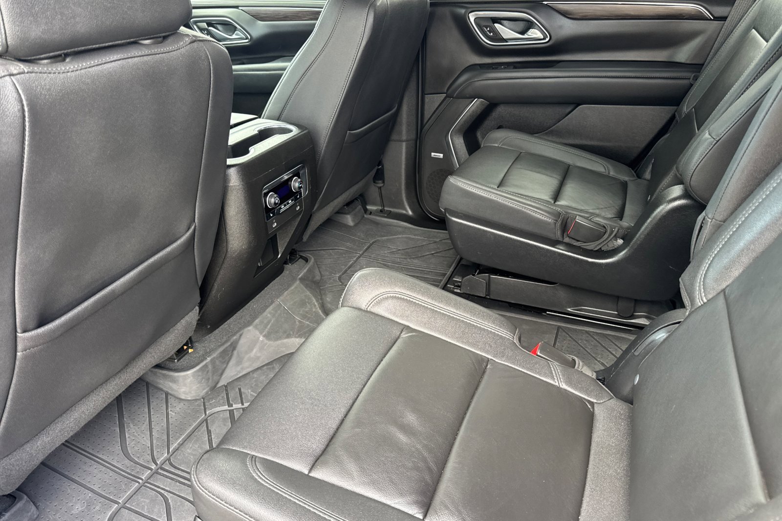 Used 2023 Chevrolet Tahoe LT w/ Luxury Package image 13