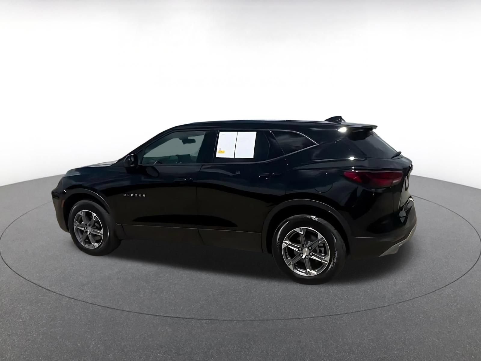 Used 2026 Chevrolet Blazer LT FWD image 9