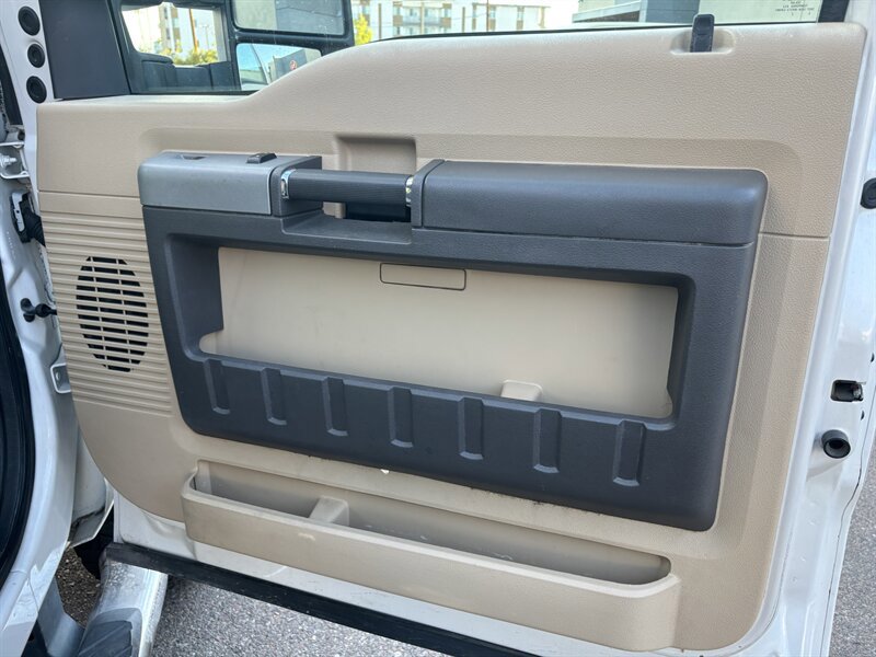 Used 2015 Ford F250 Lariat w/ Lariat Ultimate Package image 28