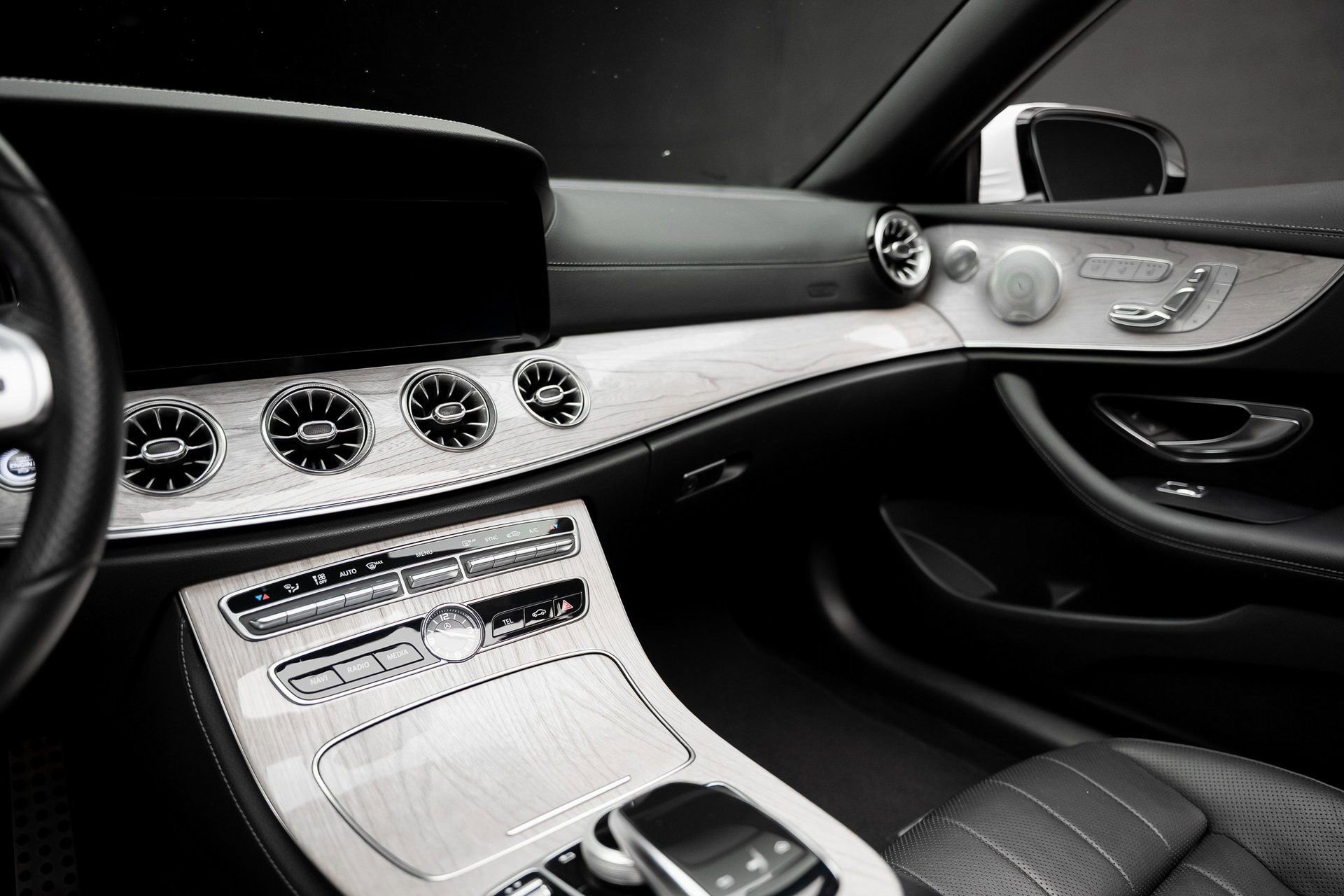 Used 2019 Mercedes-Benz E 450 4MATIC Cabriolet image 44