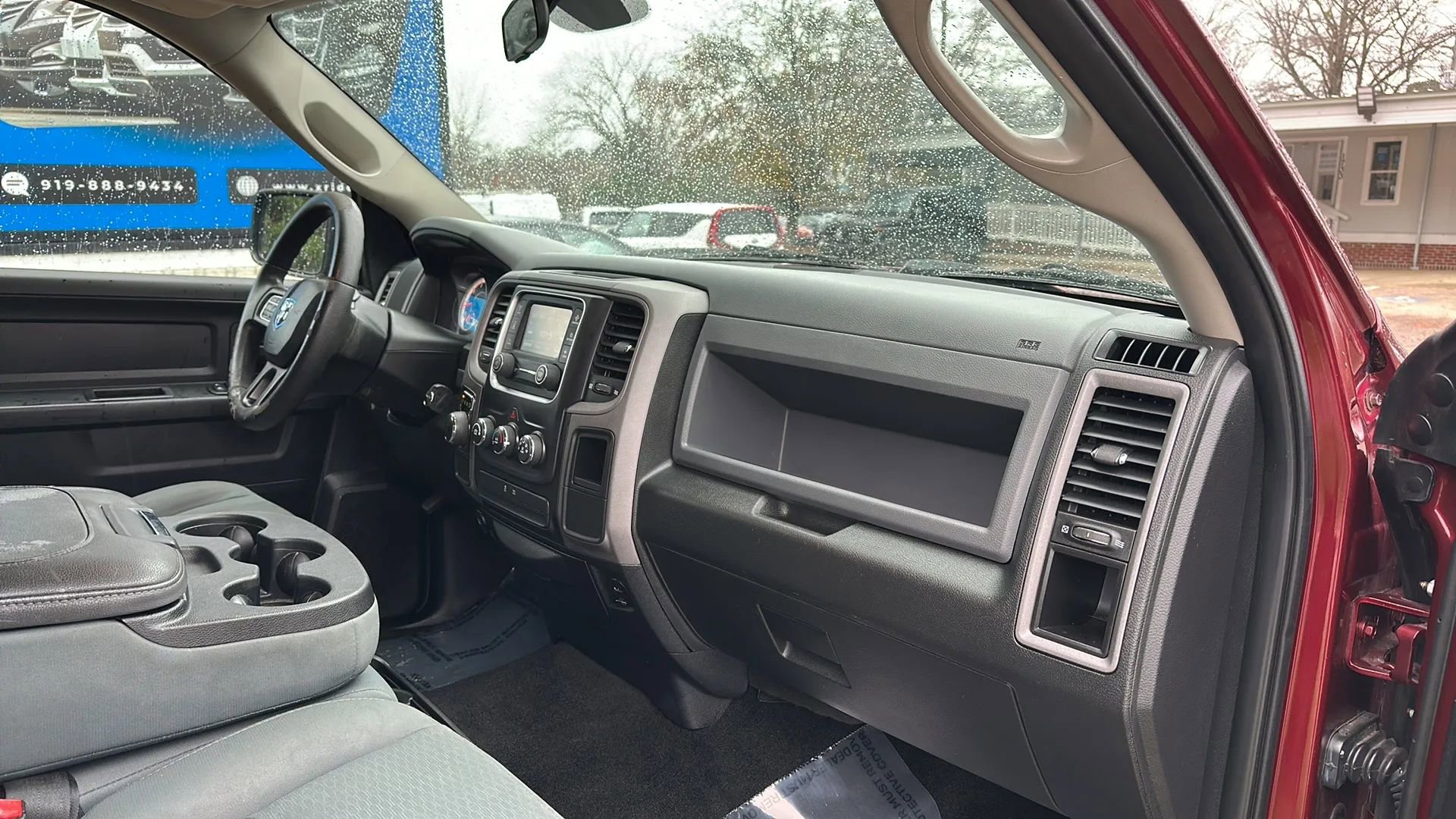 Used 2017 RAM 1500 Express image 25