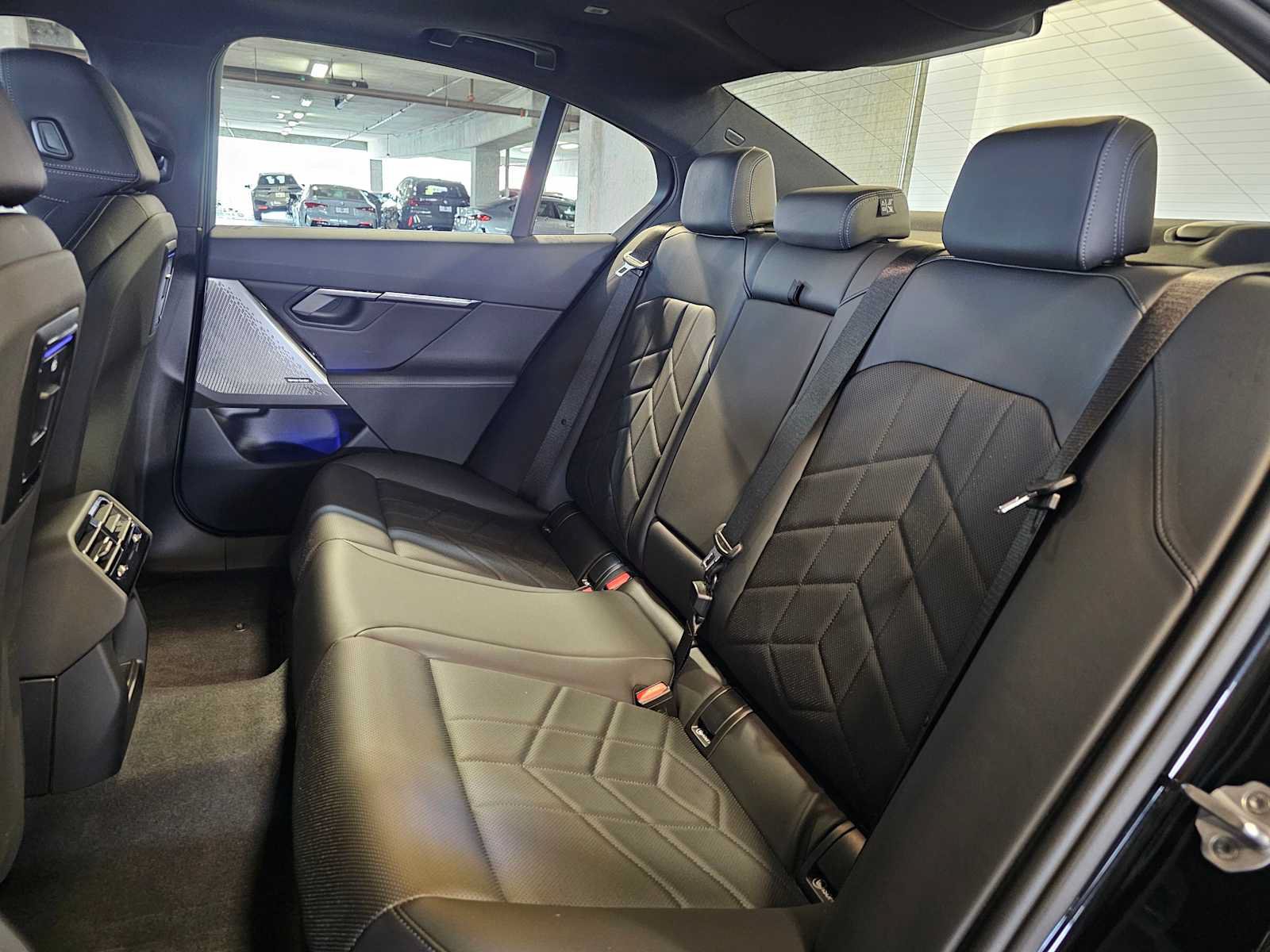 Used 2026 BMW i5 eDrive40 w/ M Sport Package AWD/4WD image 27