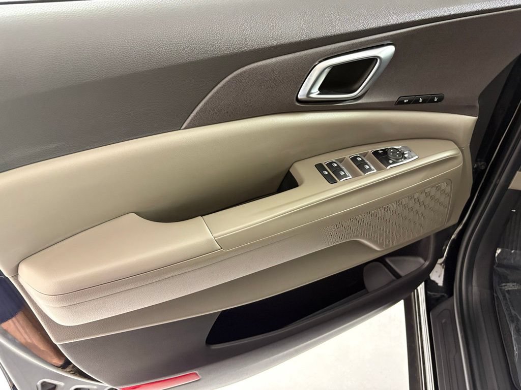 New 2026 Kia Carnival EX FWD image 22