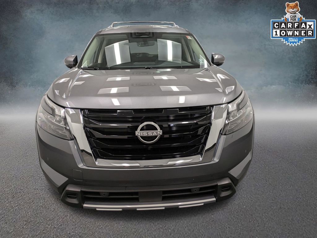 Used 2025 Nissan Pathfinder SL w/ SL Premium Package image 2