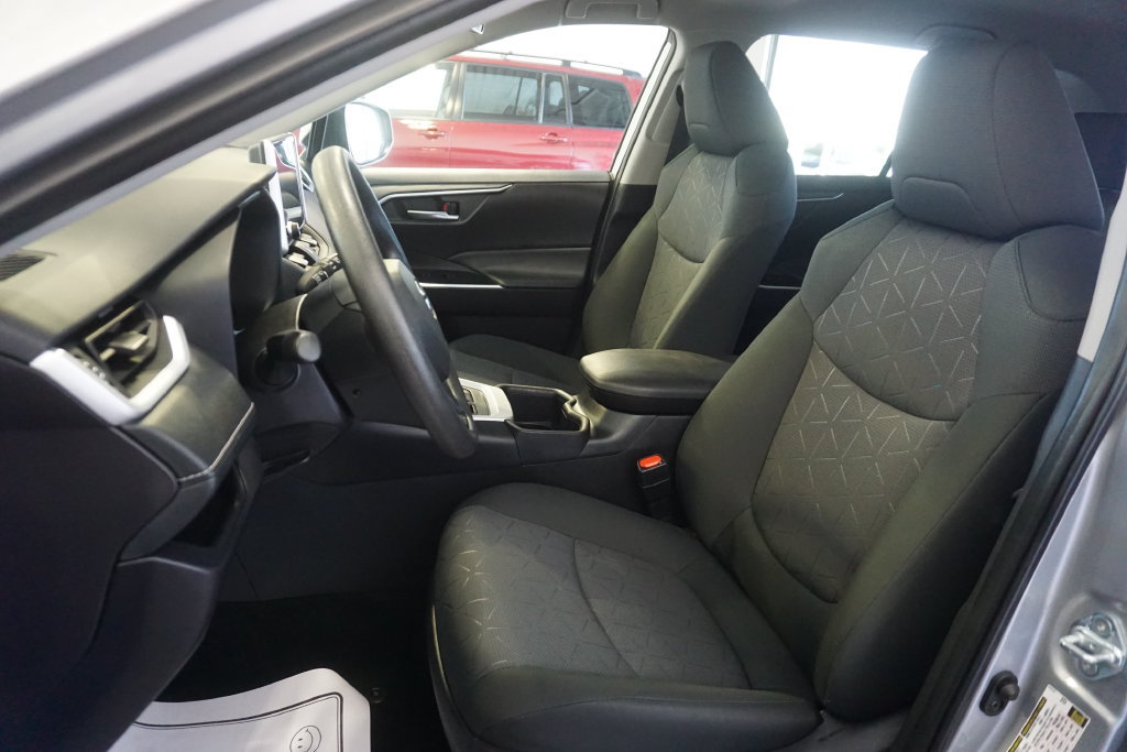 Certified 2025 Toyota RAV4 XLE AWD/4WD image 17