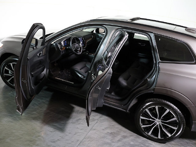 Used 2024 Volvo XC60 B5 Plus w/ Protection Package Premier AWD/4WD image 5
