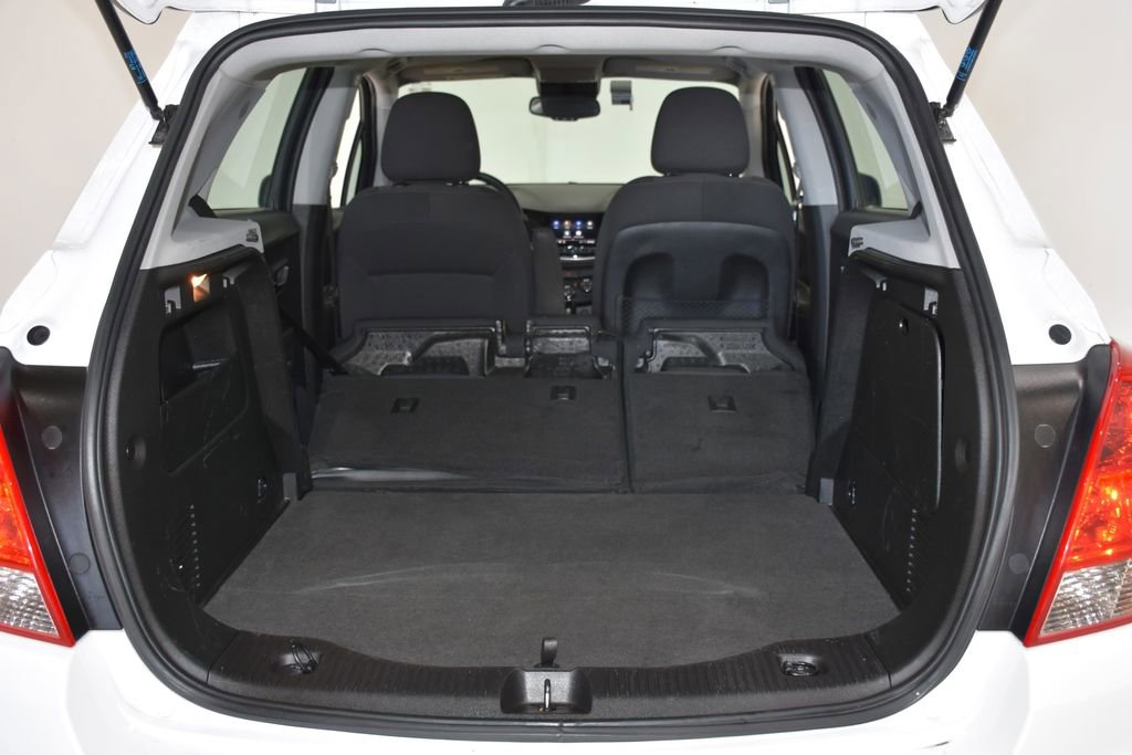 Used 2020 Chevrolet Trax LS FWD image 28
