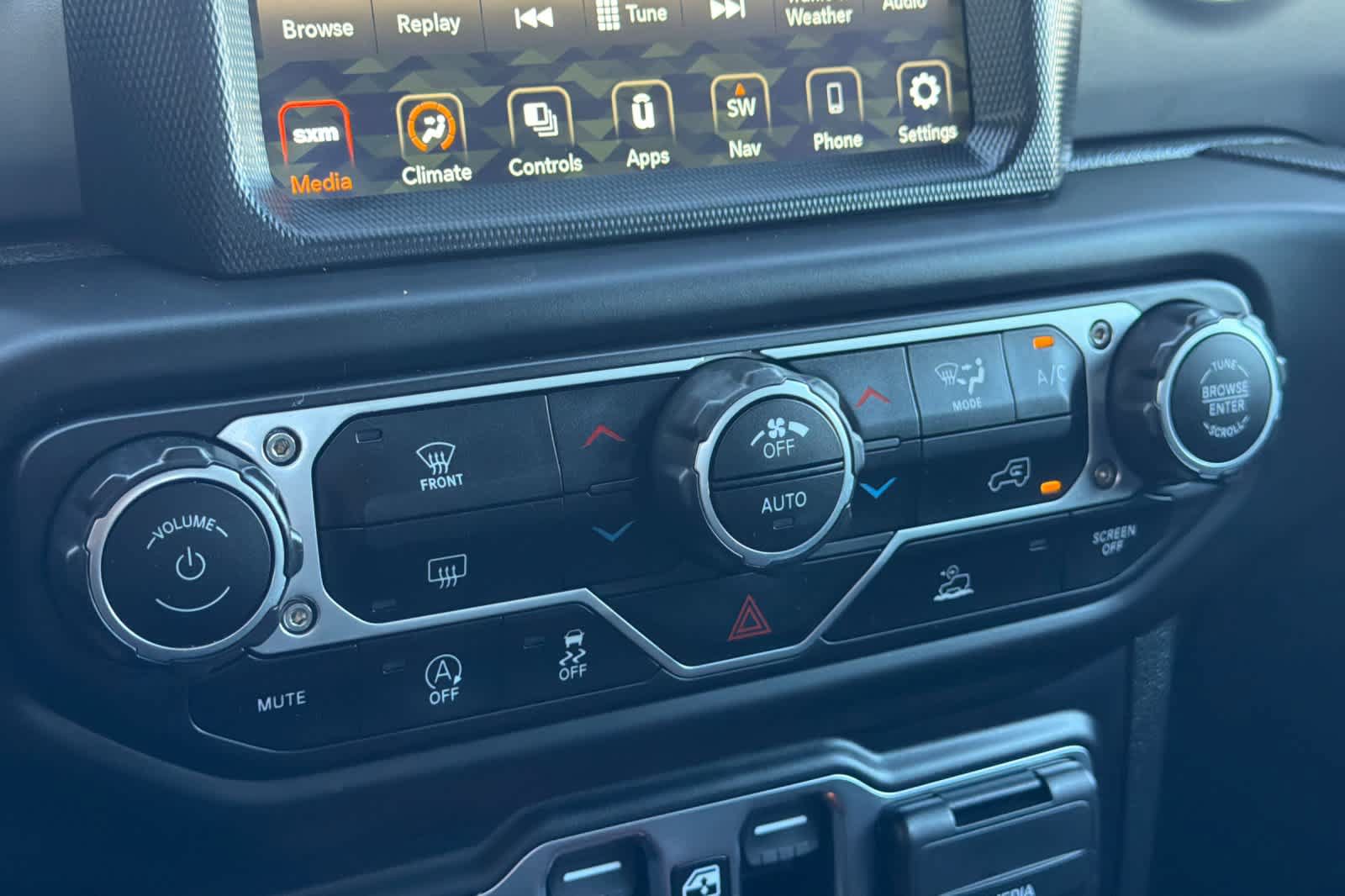 Used 2023 Jeep Gladiator Sport AWD/4WD image 20