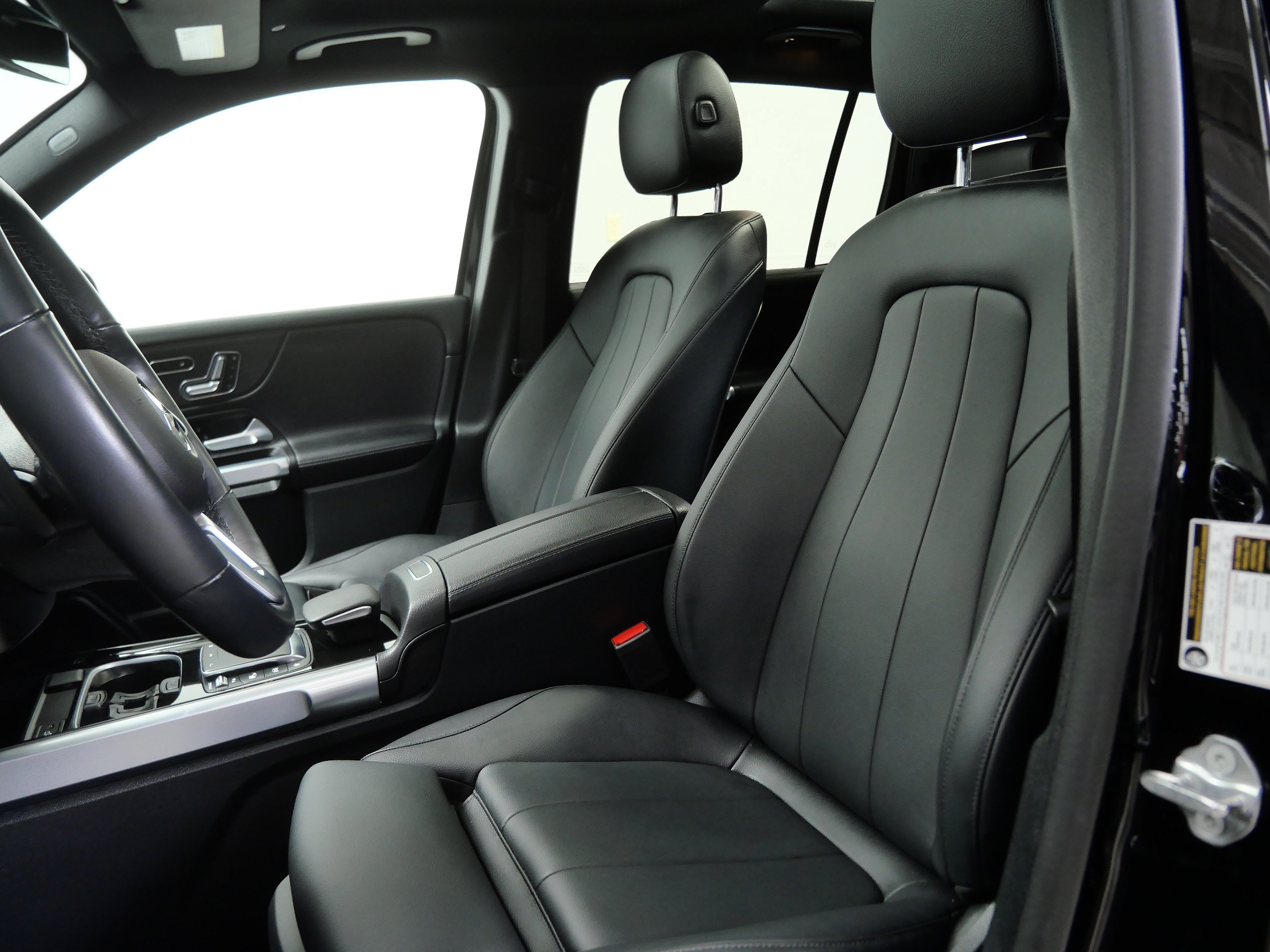 Used 2023 Mercedes-Benz GLB 250 4MATIC image 15