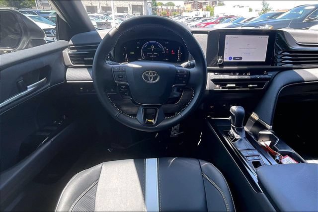 Used 2026 Toyota Camry SE FWD image 4