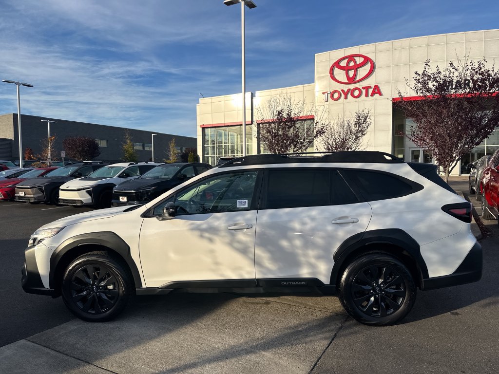 Used 2025 Subaru Outback Onyx Edition XT AWD/4WD image 2