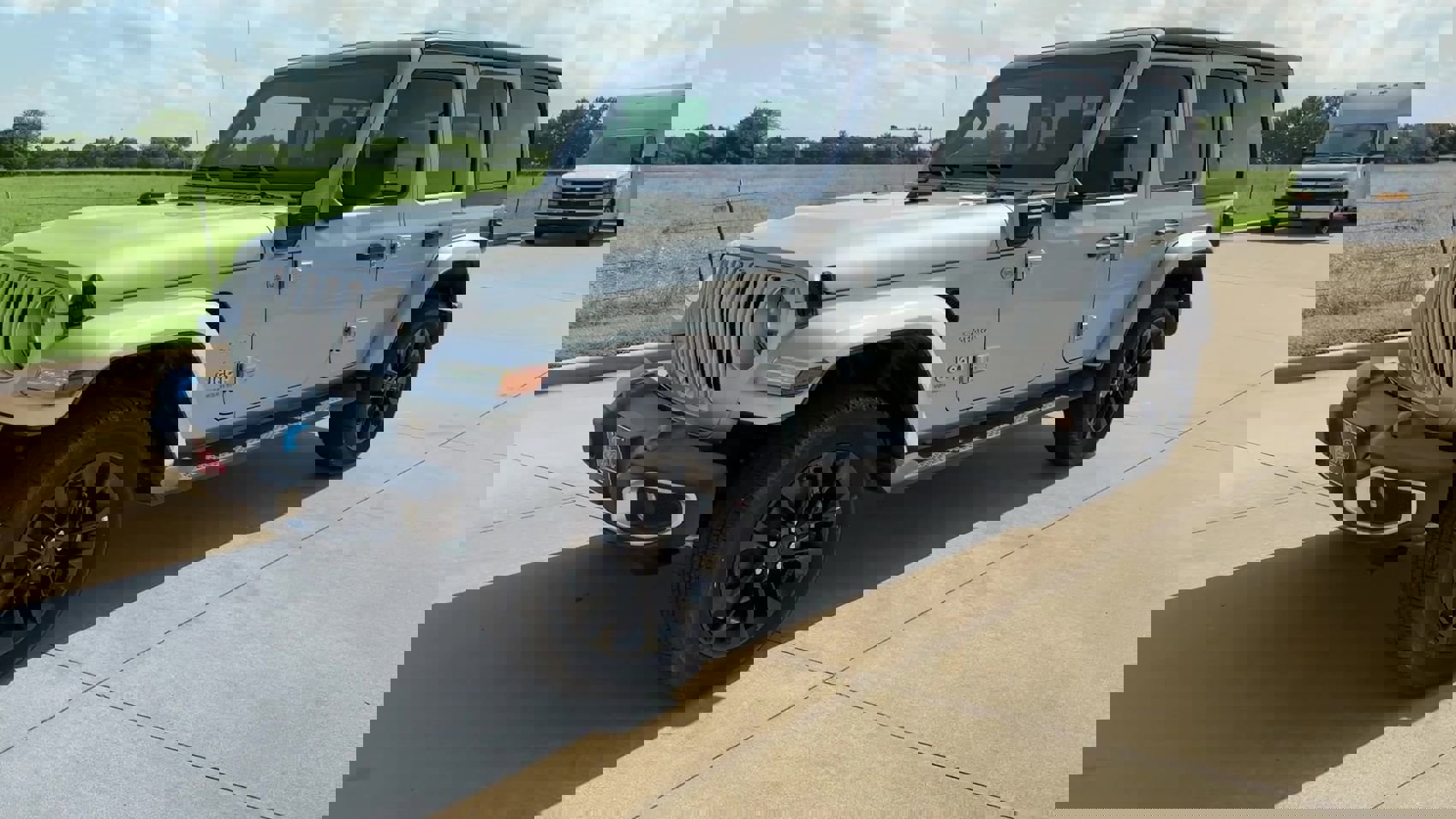 New 2023 Jeep Wrangler Sahara w/ Cold Weather Group image 4