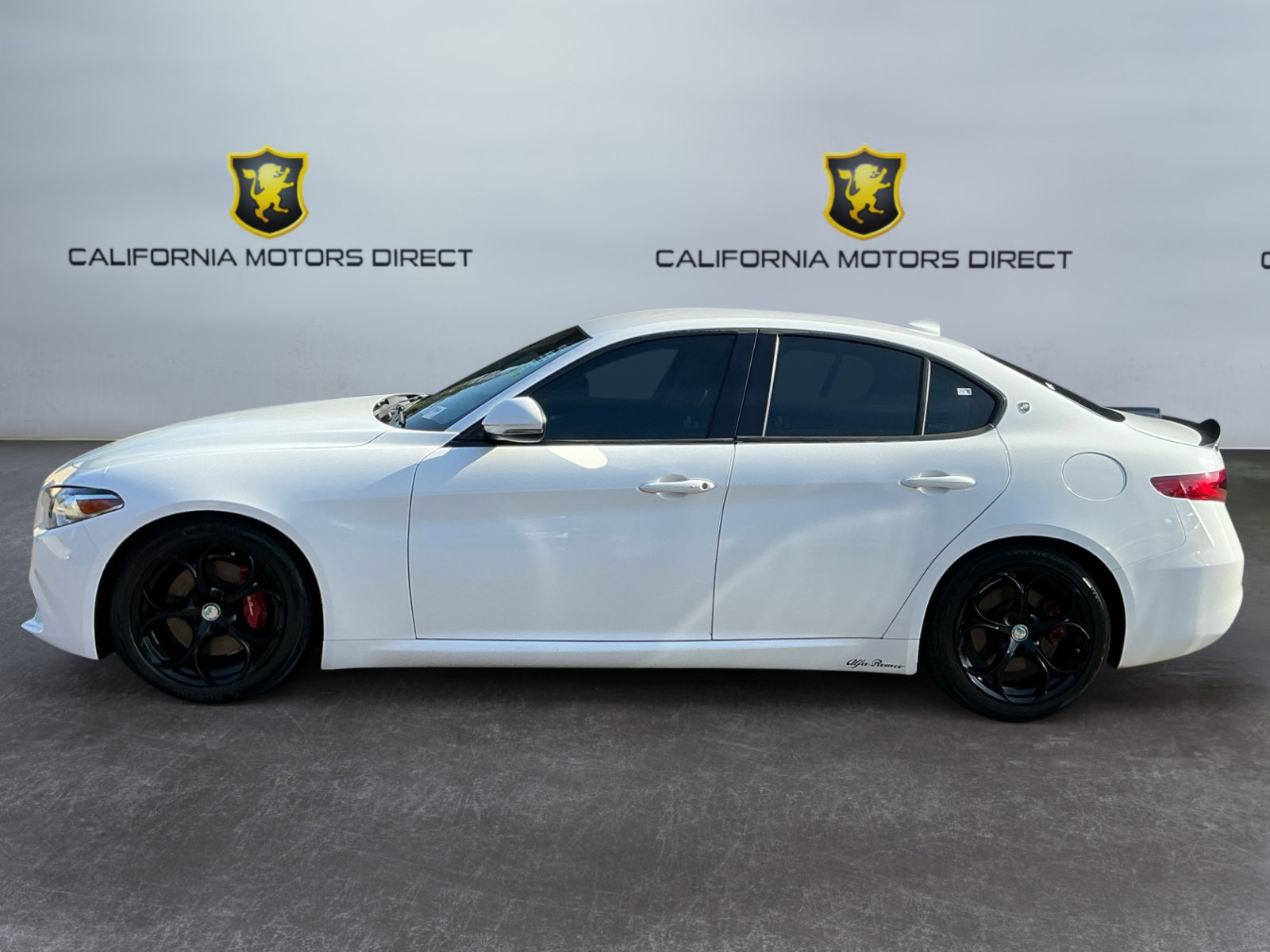 Used 2017 Alfa Romeo Giulia image 8
