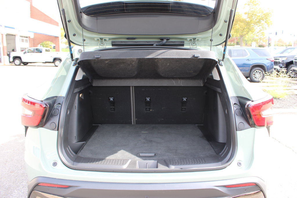 Used 2025 Chevrolet Trax ACTIV w/ Sunroof Package FWD image 41