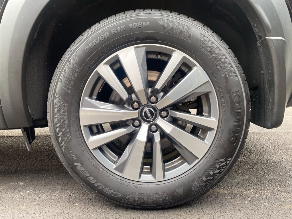 Used 2023 Nissan Pathfinder SL image 32