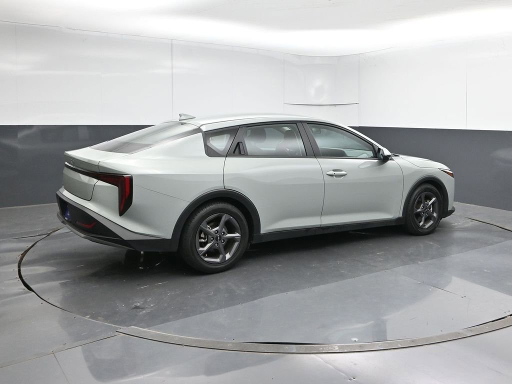 Used 2025 Kia K4 LXS FWD image 5