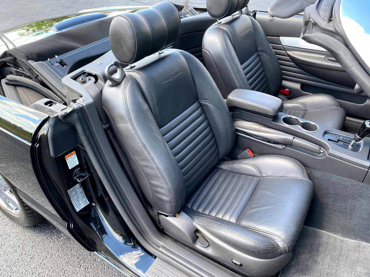 Used 2002 Ford Thunderbird Deluxe image 25