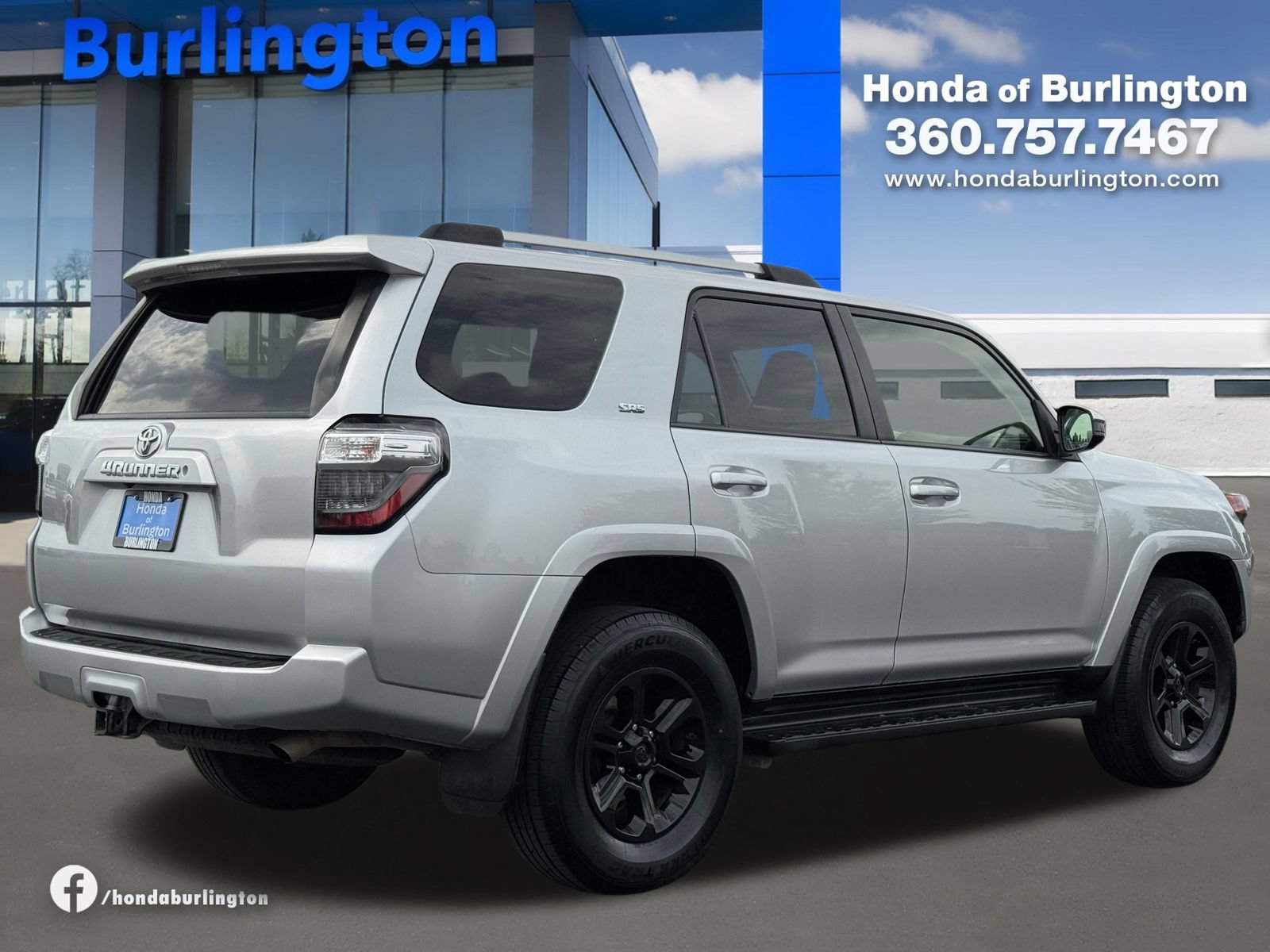 Used 2019 Toyota 4Runner SR5 AWD/4WD image 6