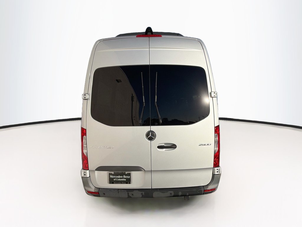Used 2024 Mercedes-Benz Sprinter 2500 image 3