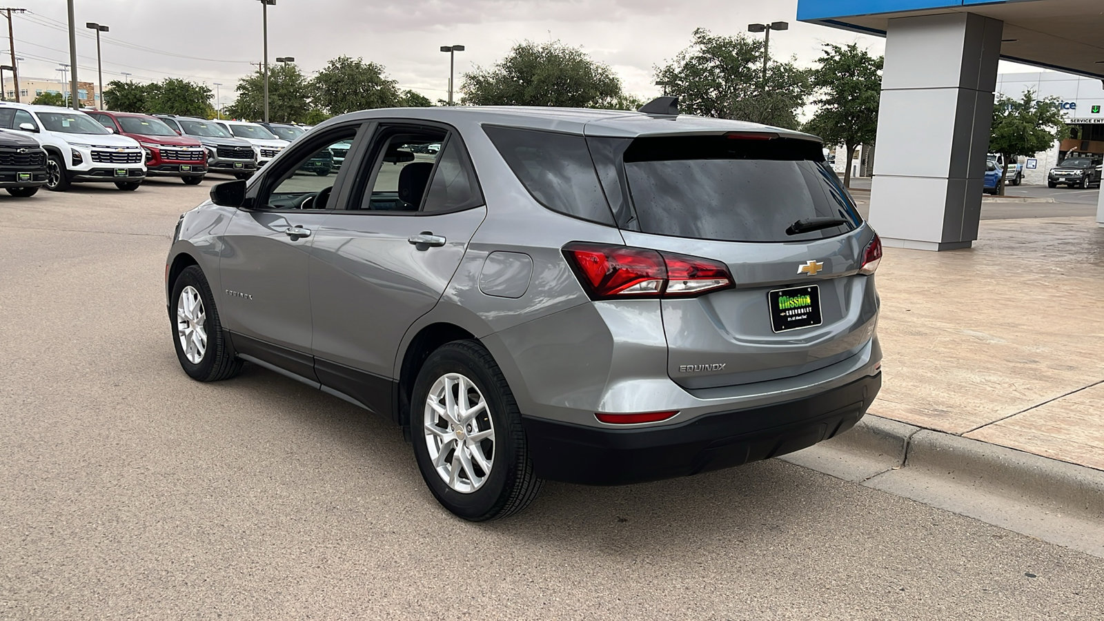 Used 2024 Chevrolet Equinox LS w/ LS Convenience Package FWD image 6