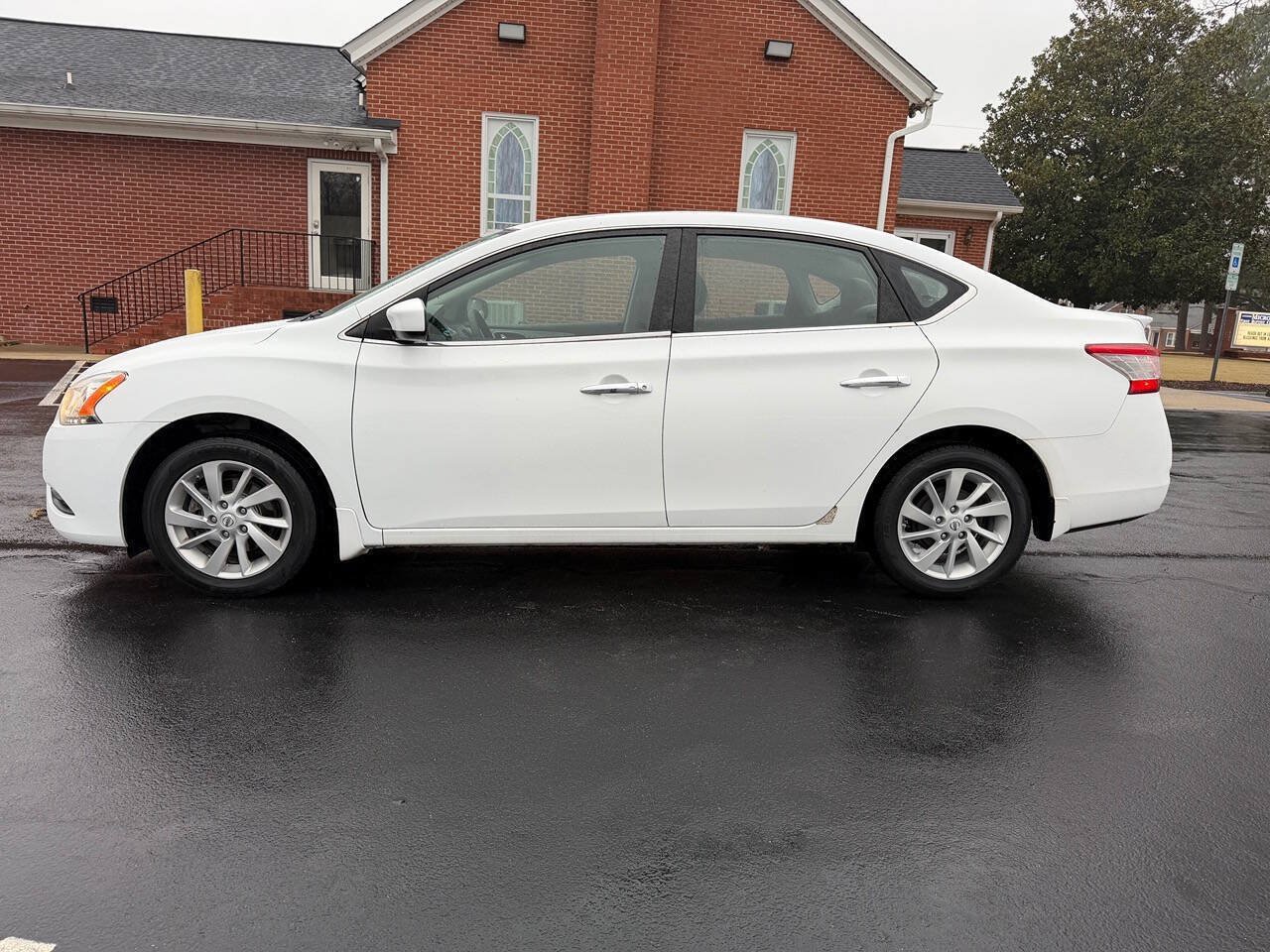 Used 2015 Nissan Sentra SV w/ Style Package FWD image 8