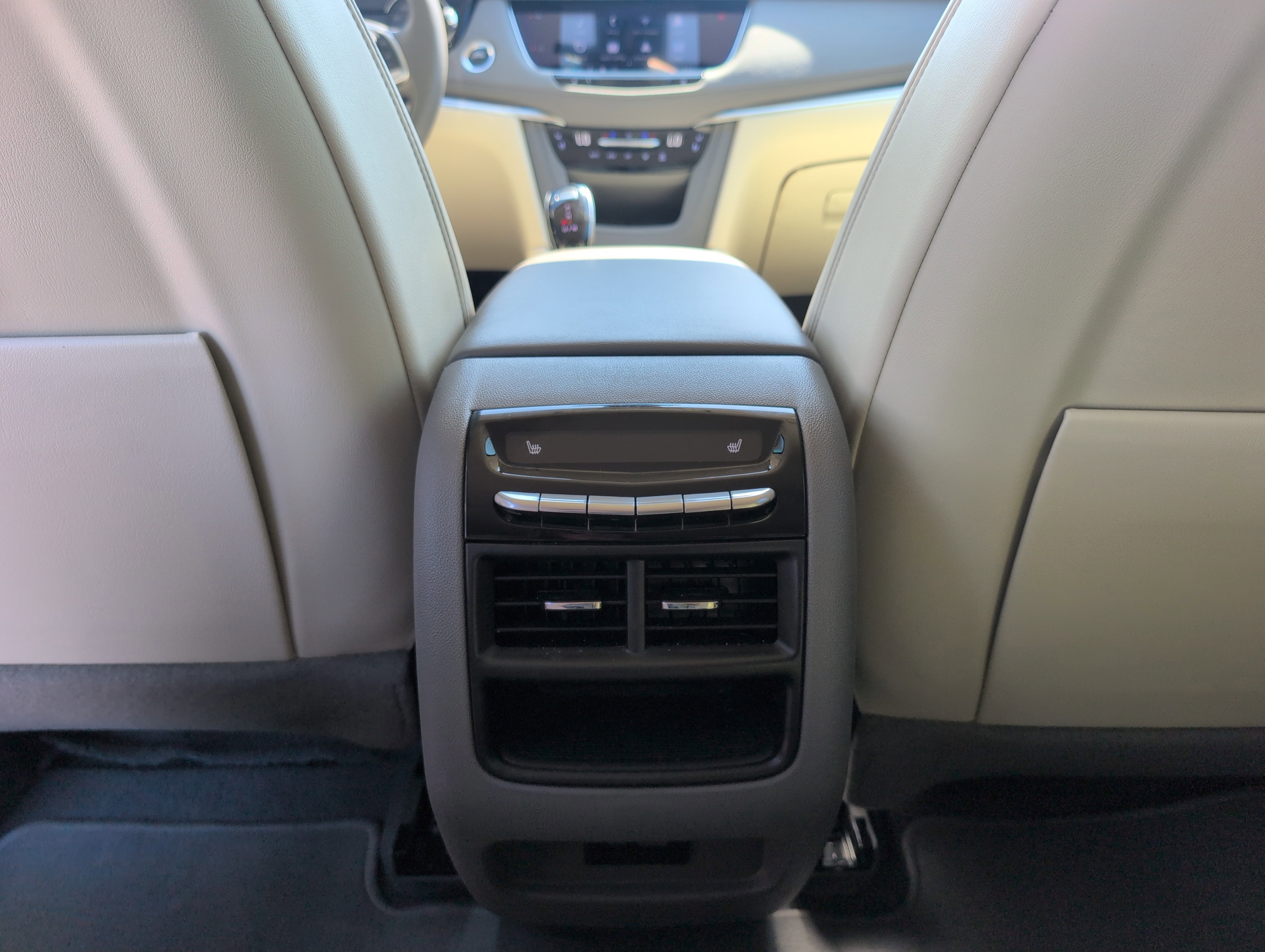 Certified 2022 Cadillac XT5 Premium Luxury FWD image 31