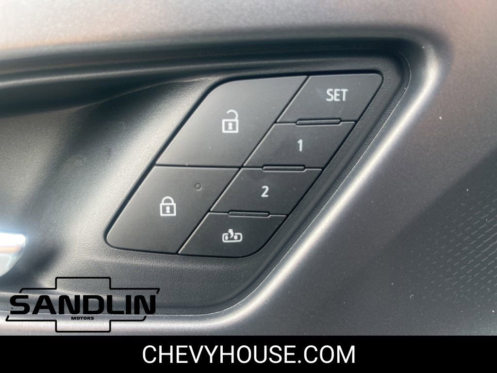 New 2025 Chevrolet Equinox EV RS w/ Convenience Package II image 8