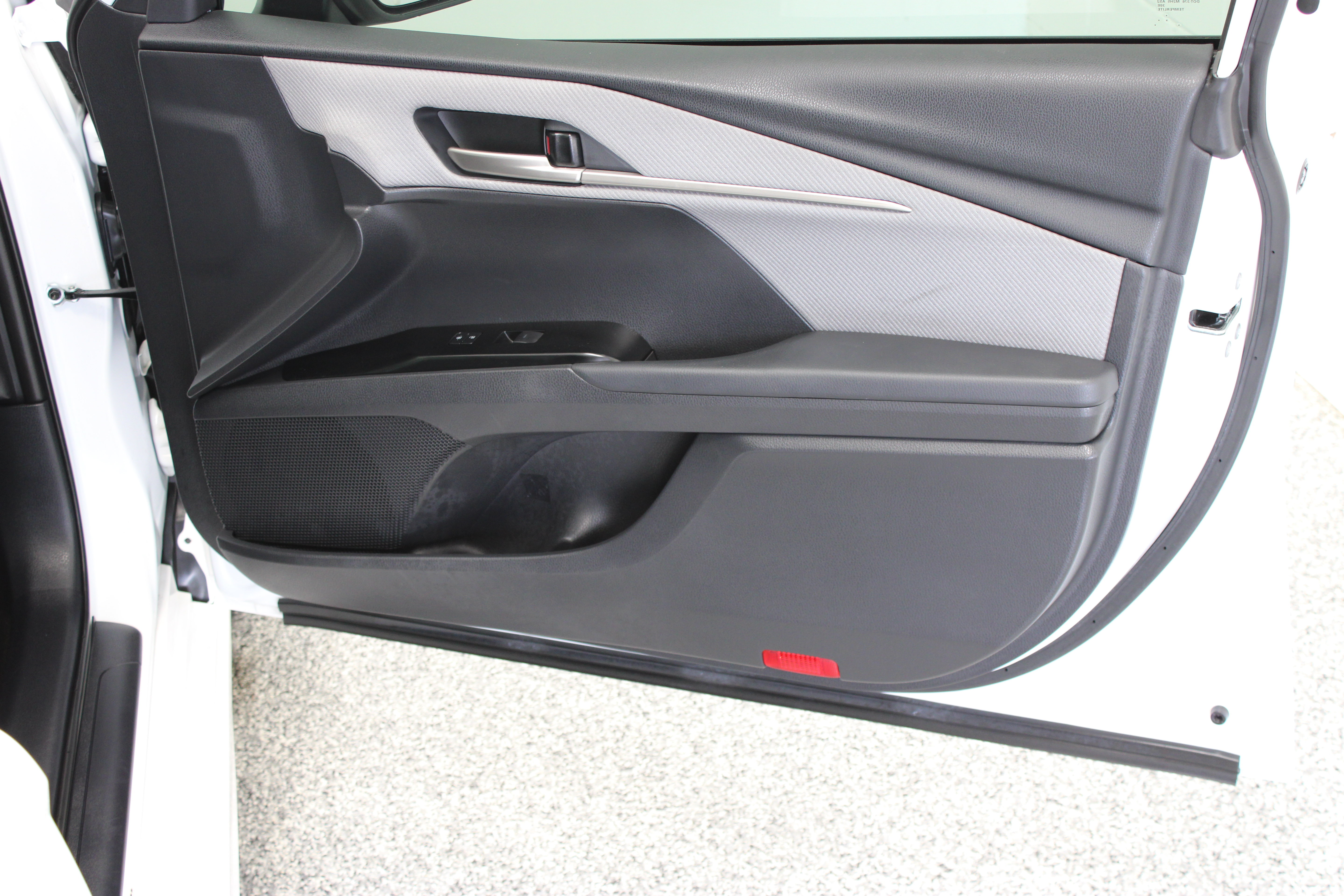Used 2025 Toyota Camry SE w/ Multimedia Upgrade Package FWD image 34
