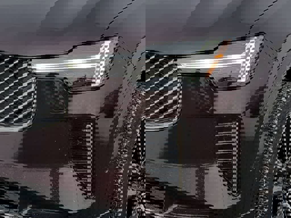 New 2026 Volvo XC90 B6 Plus w/ Protection Package Premier image 10