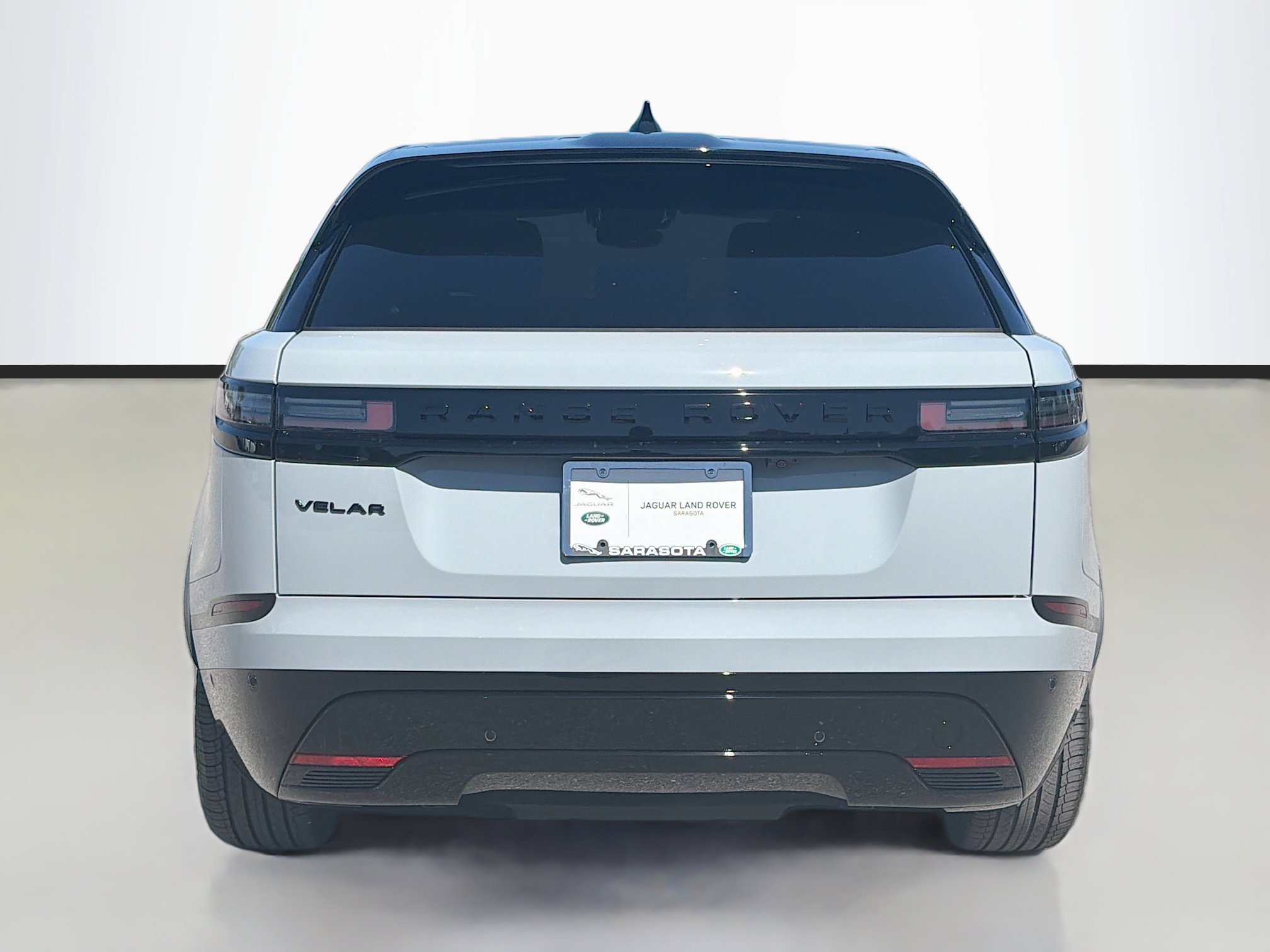 New 2026 Land Rover Range Rover Velar Dynamic SE image 4