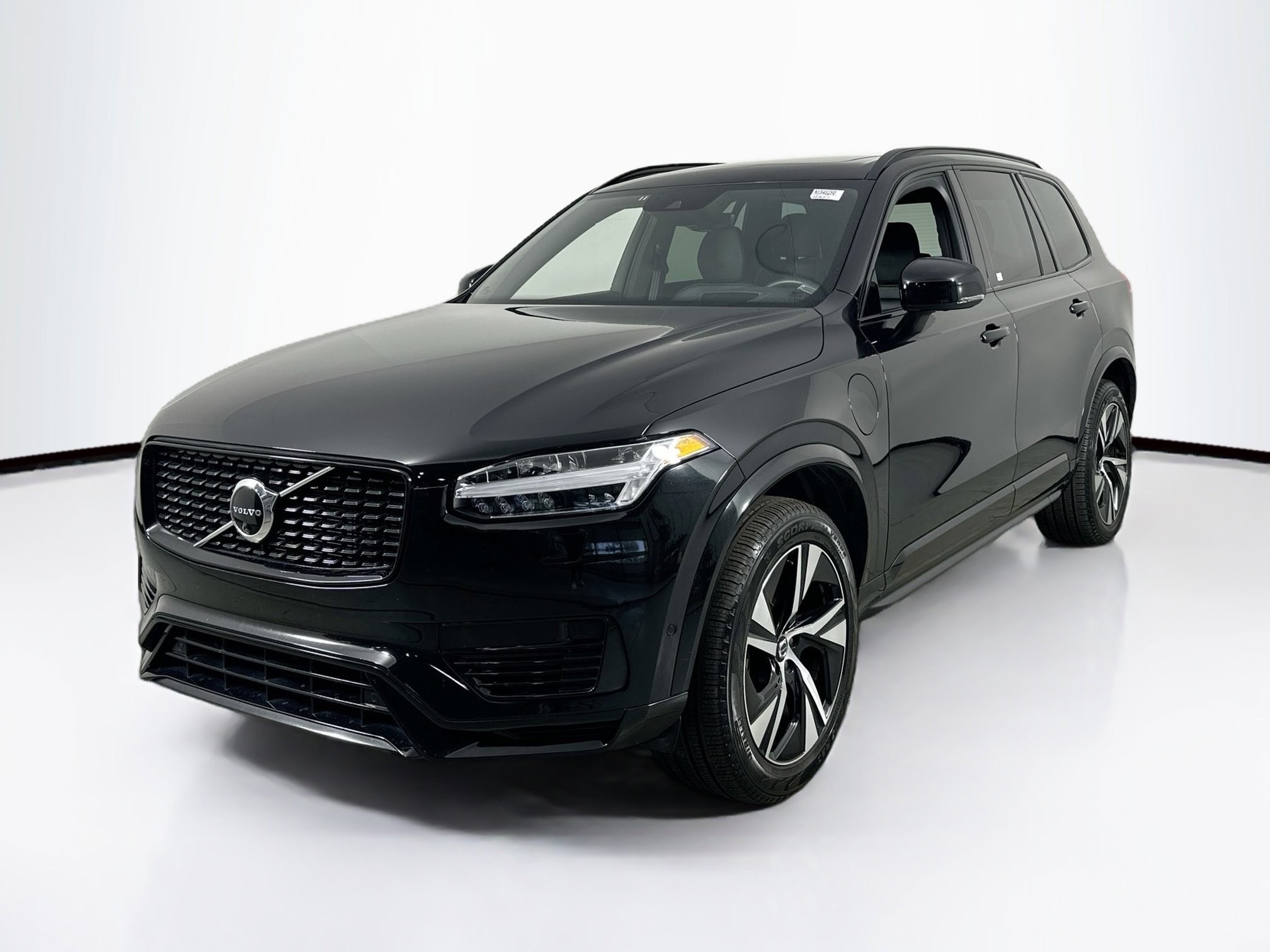 Used 2022 Volvo XC90 T8 R-Design w/ Advanced Package image 1