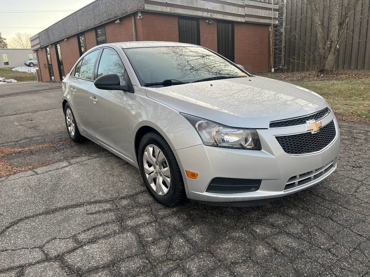 Used 2014 Chevrolet Cruze LS image 3
