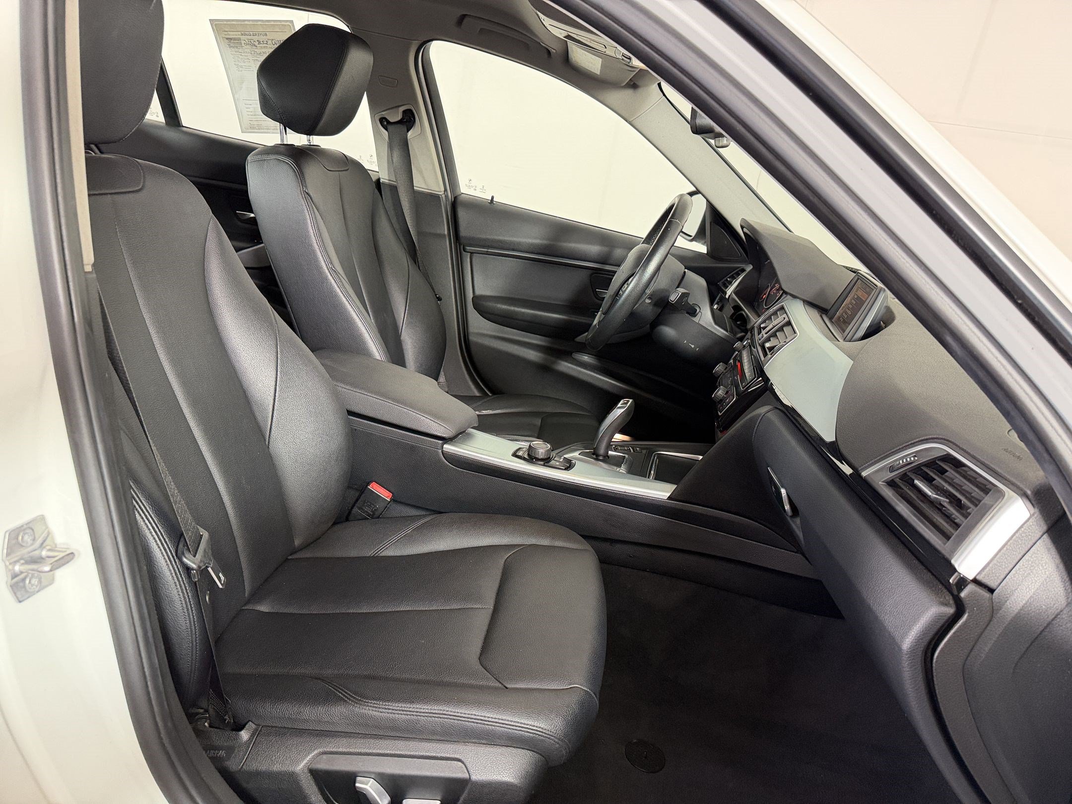 Used 2016 BMW 320i xDrive Sedan AWD/4WD image 22