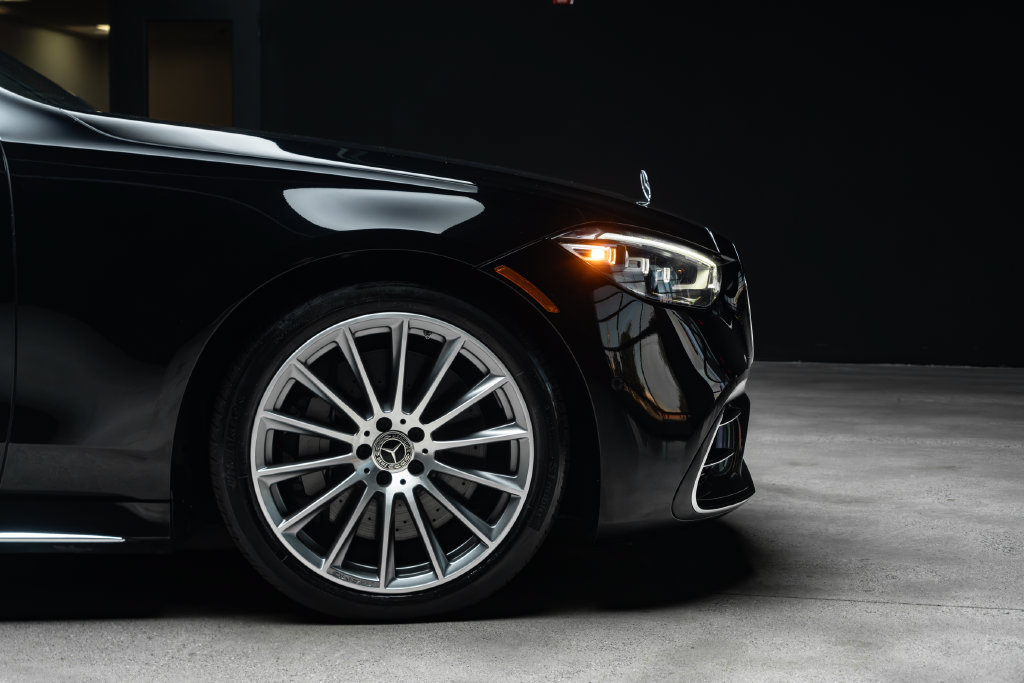 Used 2022 Mercedes-Benz S 500 4MATIC w/ AMG Line Package image 8