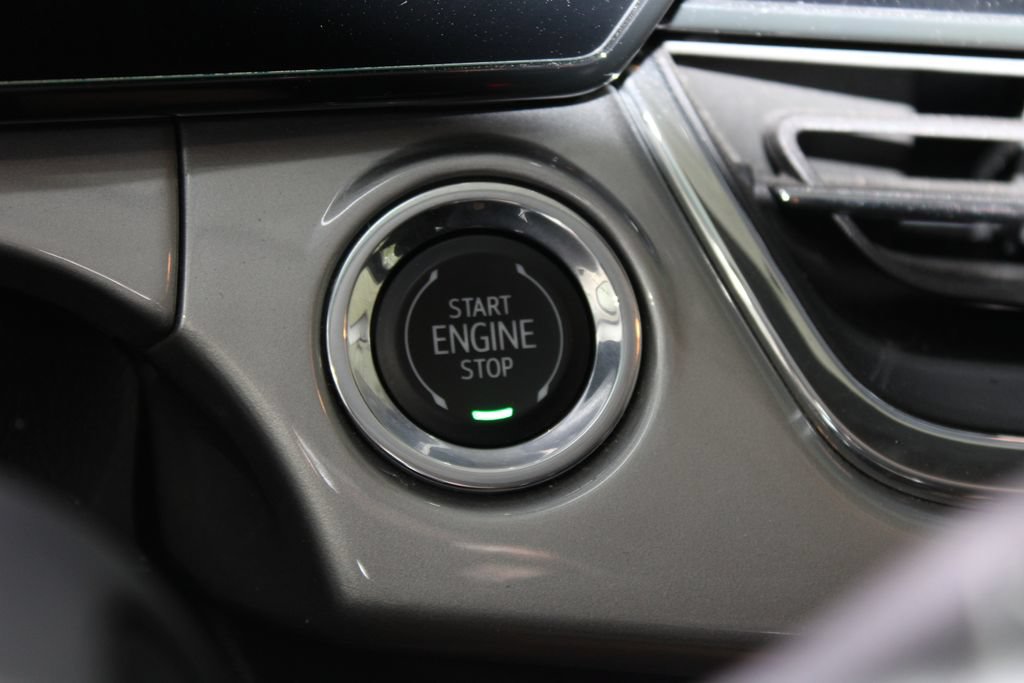 Used 2025 Chevrolet Trax LT FWD image 45