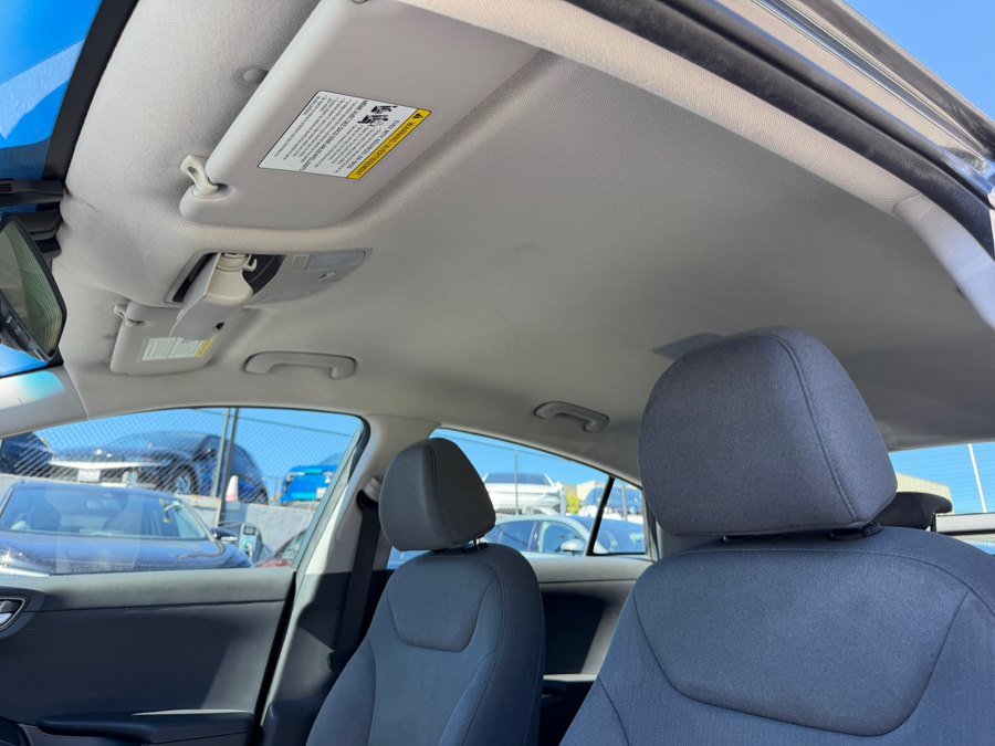 Used 2022 Hyundai Ioniq SE FWD image 18
