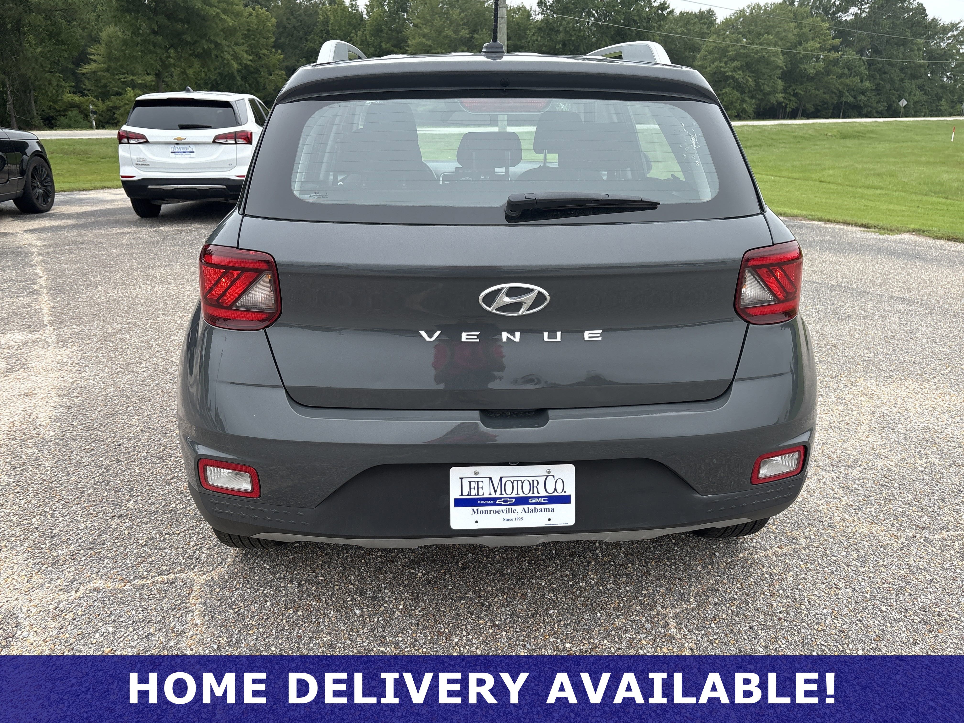 Used 2025 Hyundai Venue SEL image 18