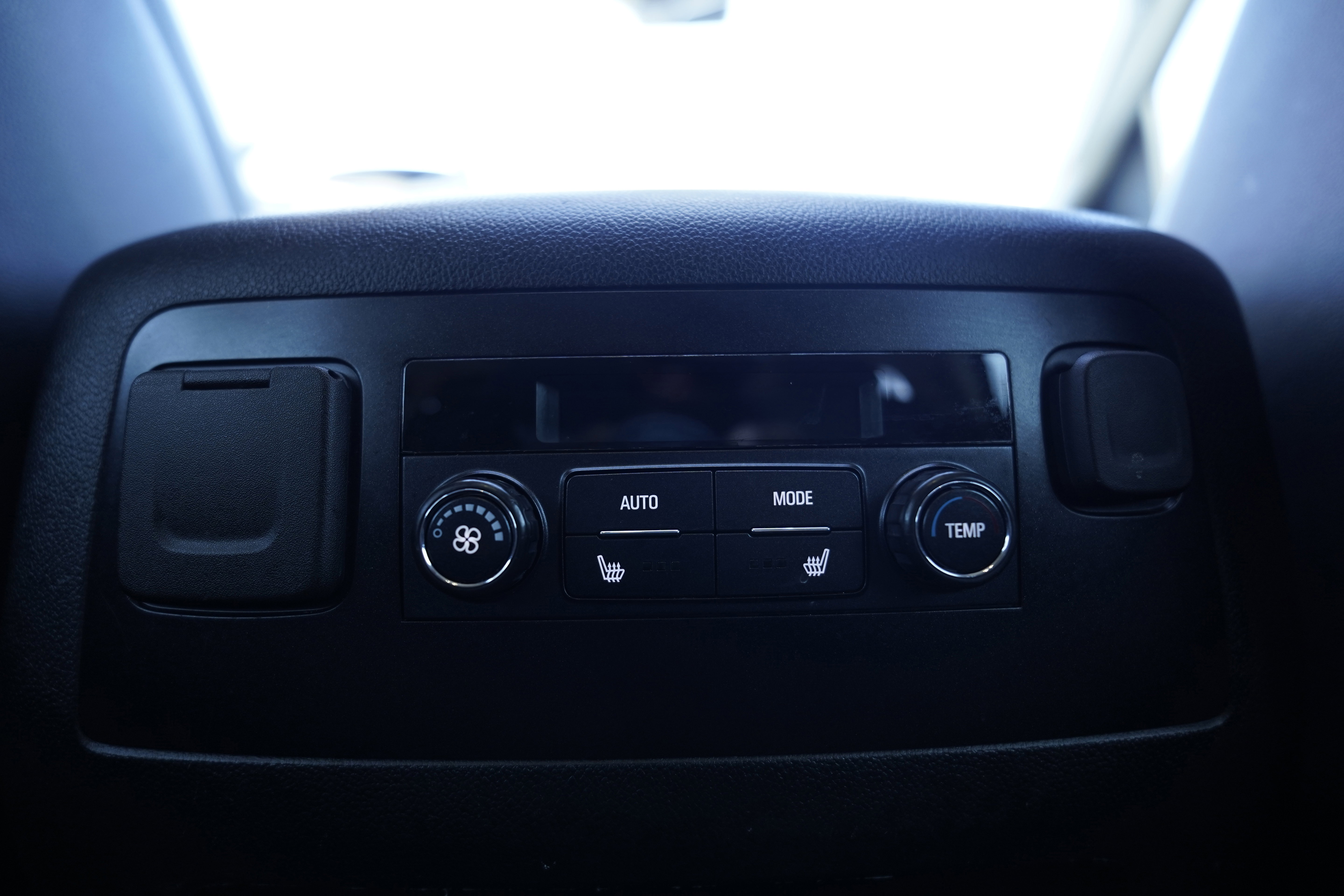 Used 2020 Chevrolet Tahoe LT w/ Luxury Package image 38