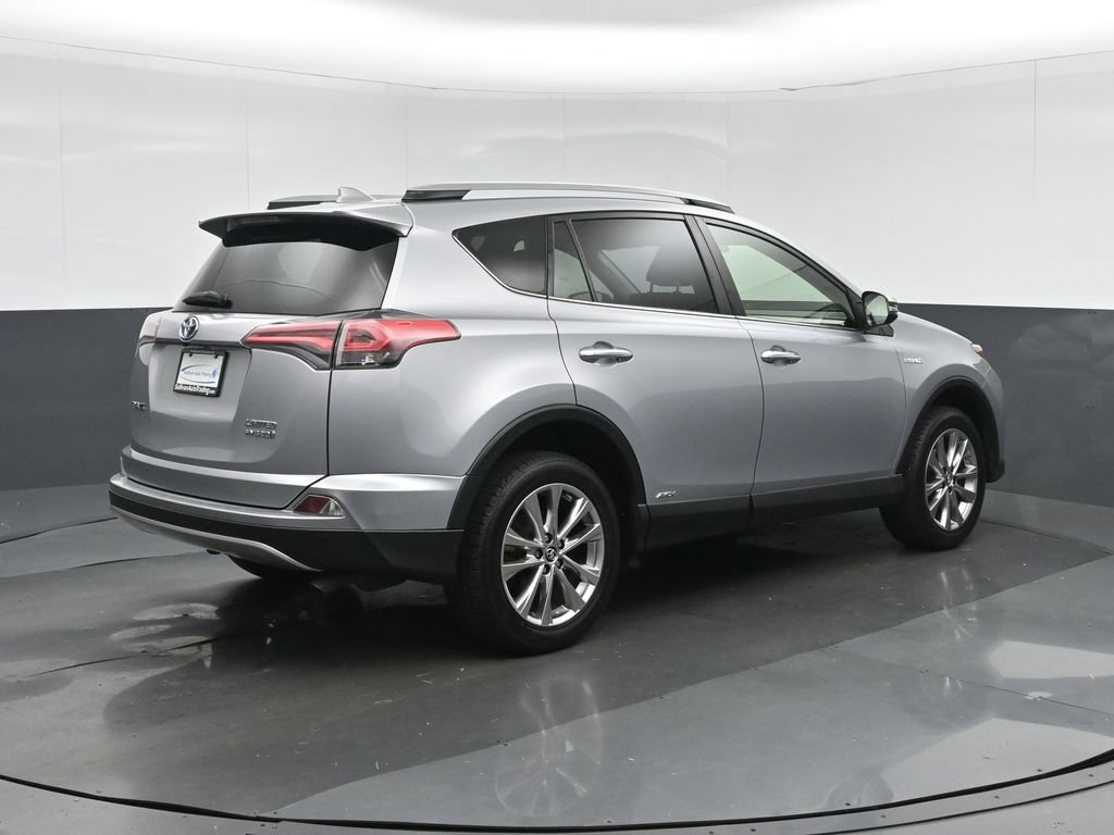 Used 2018 Toyota RAV4 Limited AWD/4WD image 7