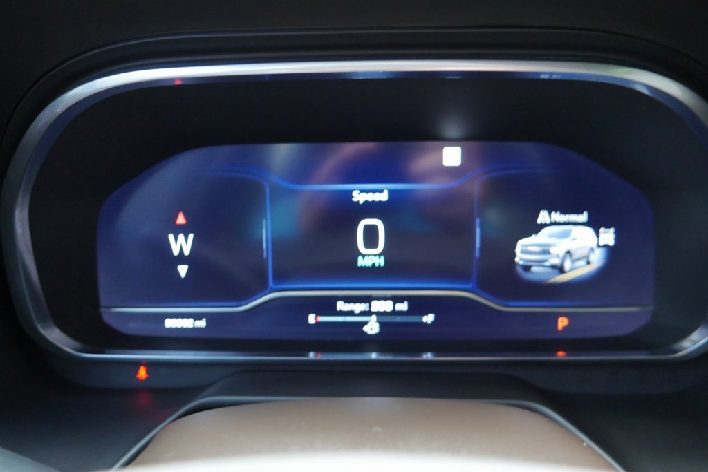 Used 2022 Chevrolet Tahoe LT w/ Luxury Package image 15