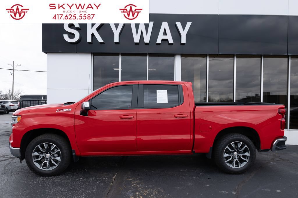 Used 2025 Chevrolet Silverado 1500 LT AWD/4WD image 2