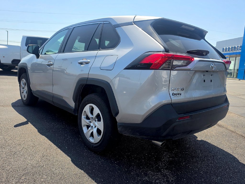 Used 2025 Toyota RAV4 LE AWD/4WD image 4