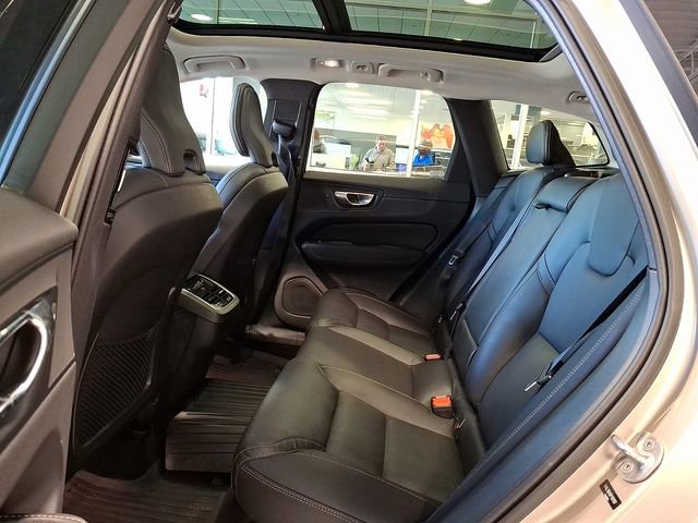 Used 2023 Volvo XC60 B5 Ultimate w/ Climate Package AWD/4WD image 9