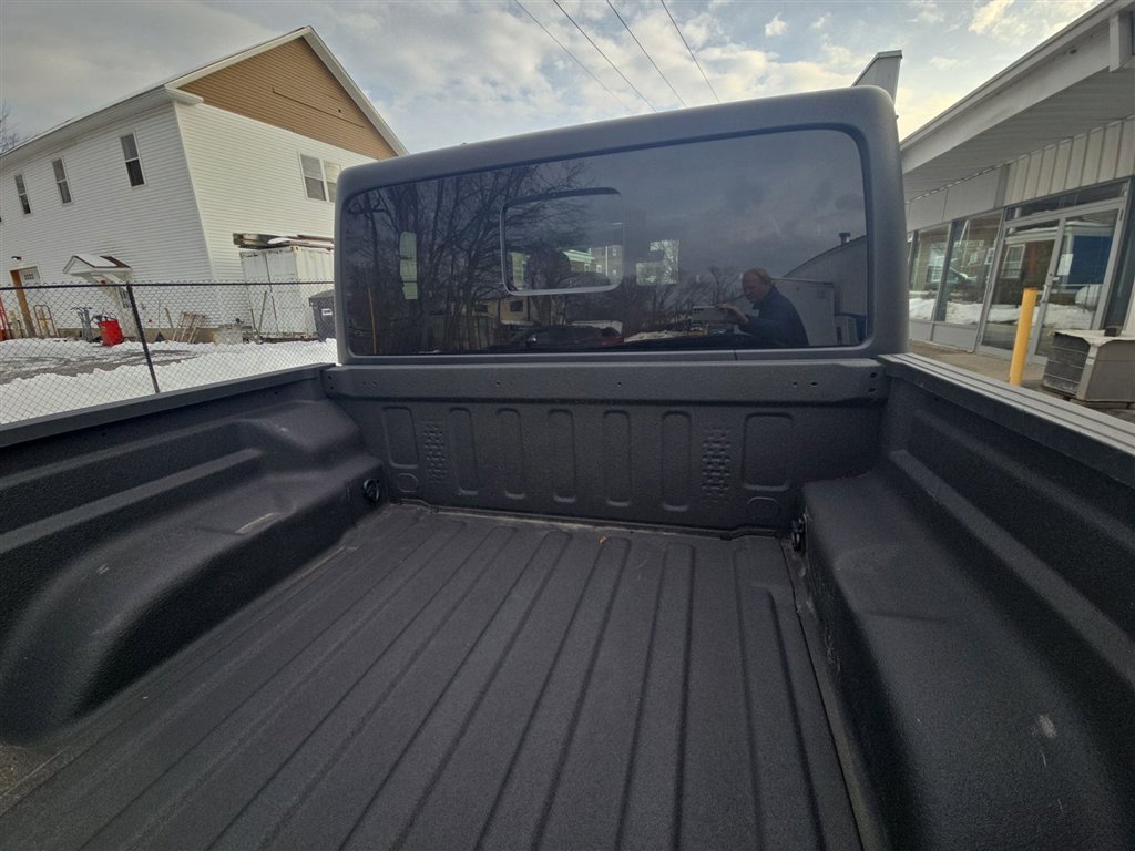 Used 2023 Jeep Gladiator Willys image 25