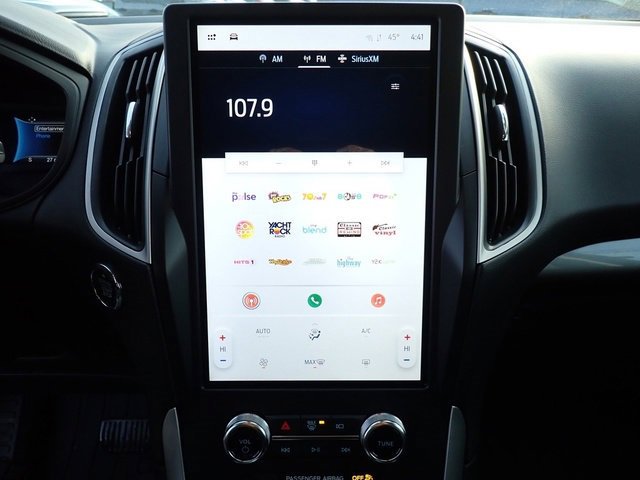 Used 2024 Ford Edge SE w/ Black Appearance Package image 28