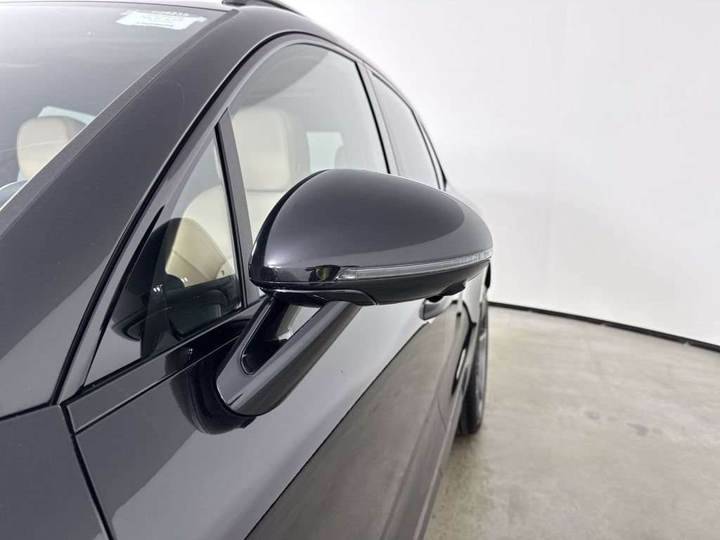 New 2026 Porsche Macan AWD/4WD image 12