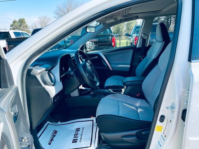 Used 2016 Toyota RAV4 XLE image 11