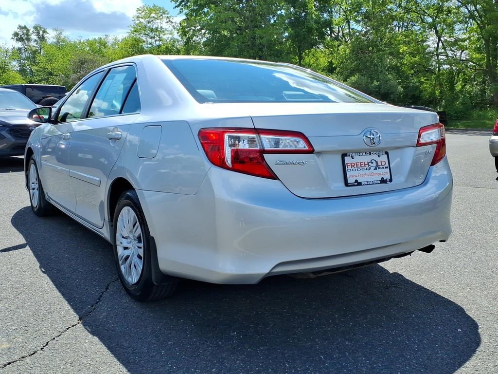Used 2013 Toyota Camry LE w/ Preferred Accessory Pkg FWD image 19